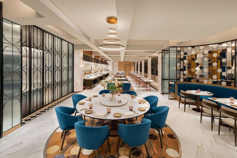 Hotel Grand Sarovar Premiere