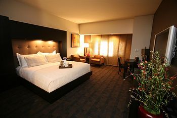 Pzazz! Resort Hotel And Catfish Bend Inn & Spa