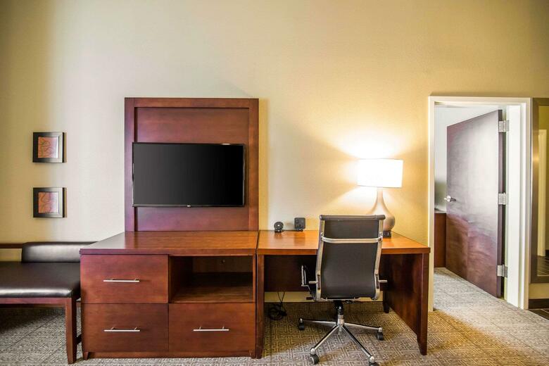 Hotel Comfort Suites - Dodge City