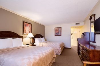 Hotel Clarion Inn Garden City