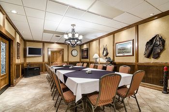 Hotel Clarion Inn Garden City