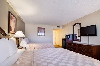 Hotel Clarion Inn Garden City