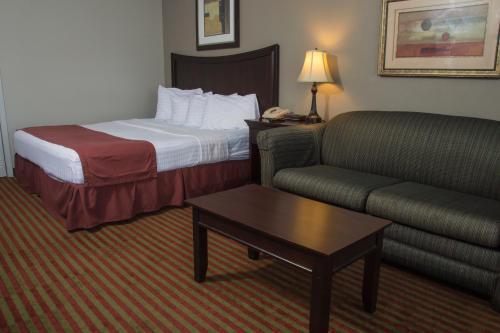 Hotel Lamplighter Inn & Suites Pittsburg
