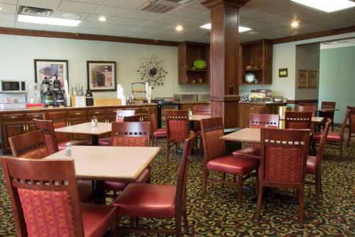 Hotel Lamplighter Inn & Suites Pittsburg