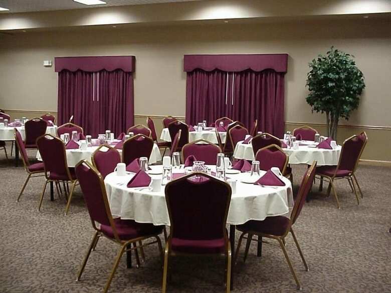 Fossil Creek Hotel & Suites