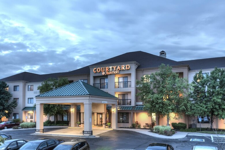 Hotel Courtyard By Marriott Wichita East