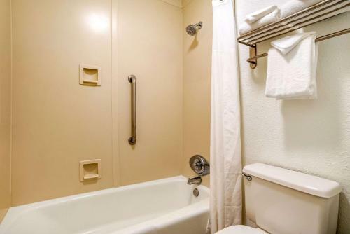 Hotel Clarion Inn Conference Center Gonzales