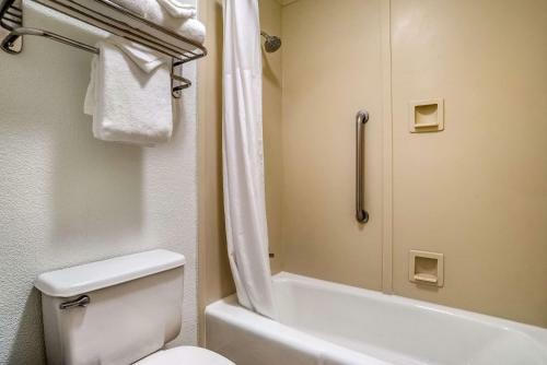 Hotel Clarion Inn Conference Center Gonzales