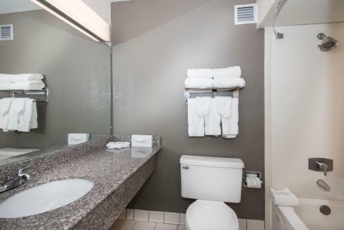 Hotel Rodeway Inn & Suites And Conference Center