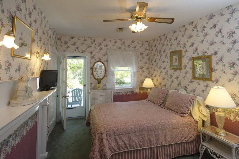 Bed & Breakfast Anne's White Columns Inn