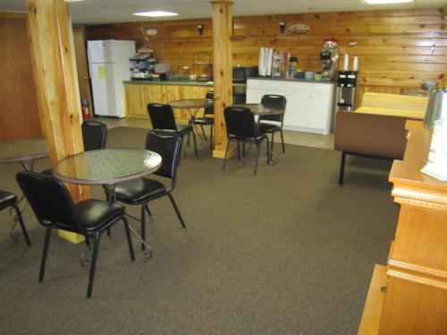 Bishops Country Inn Motel