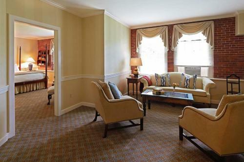 Hotel Cape Arundel Inn And Resort