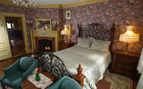 Posada Thornhedge Inn
