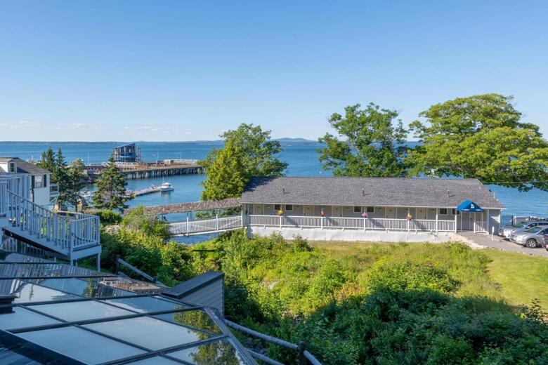 Atlantic Oceanside Hotel & Conference Center