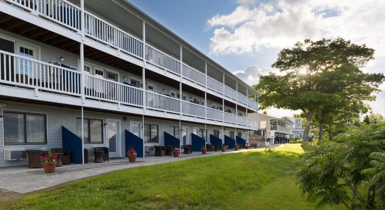 Atlantic Oceanside Hotel & Conference Center