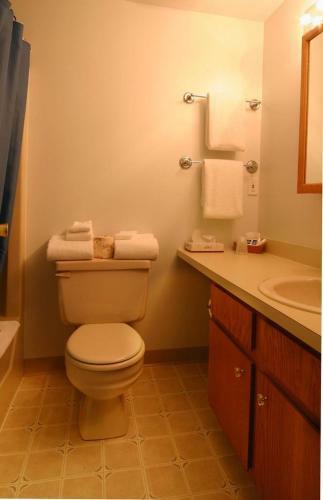 Hotel Seafarer Condominium Resort