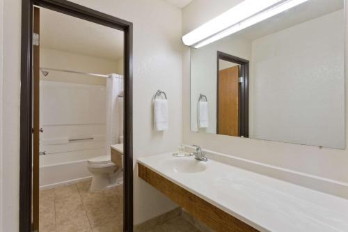 Hotel Super 8 Lexington Park/california Area