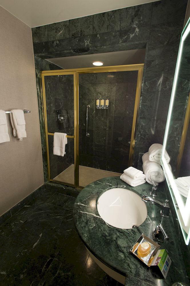 Hotel Royal Sonesta Harbor Court Baltimore