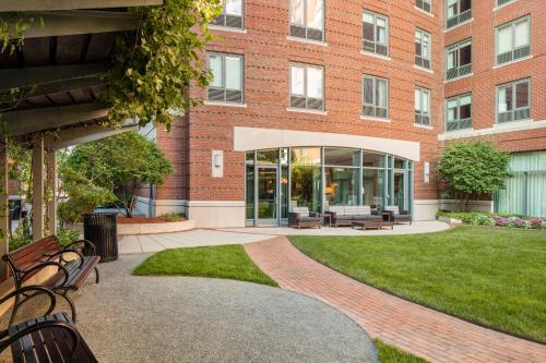 Hotel Courtyard By Marriott Boston Brookline