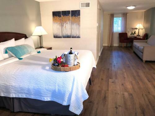 Hyannis Inn Motel