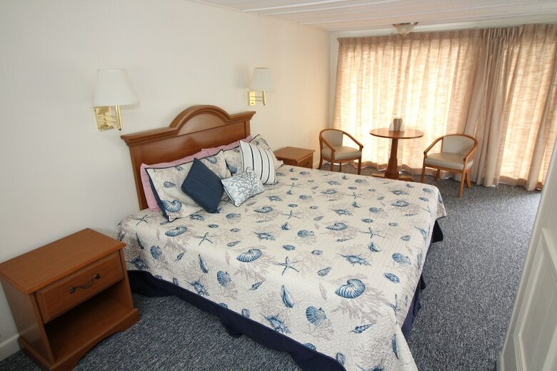 Hyannis Holiday Motel