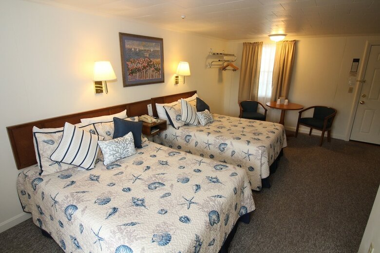 Hyannis Holiday Motel