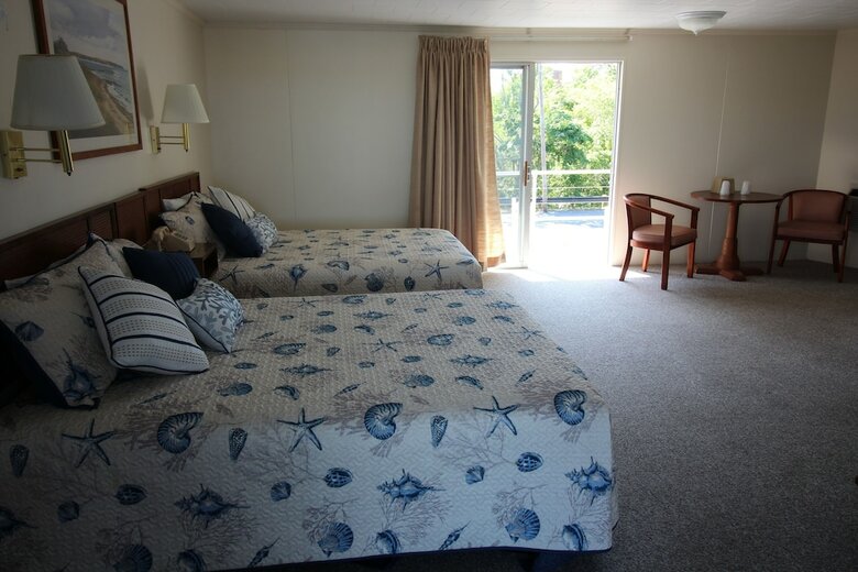 Hyannis Holiday Motel