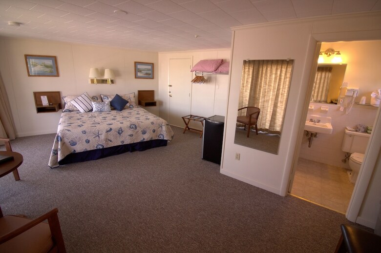 Hyannis Holiday Motel