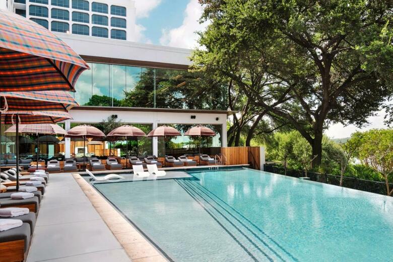 Radisson Hotel & Suites Austin Downtown