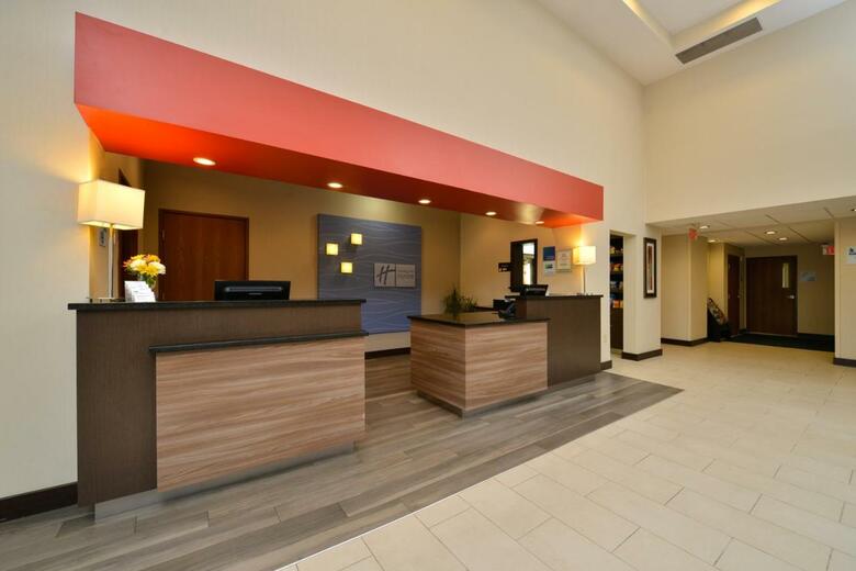 Holiday Inn Express Boston/milford Hotel