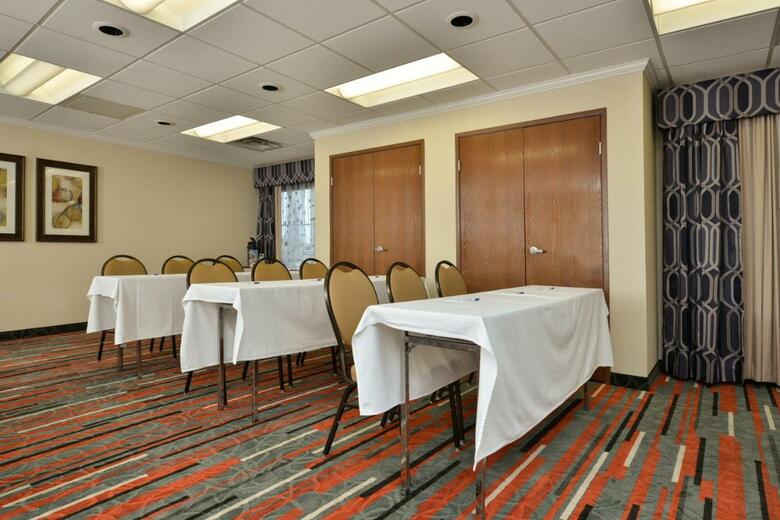 Holiday Inn Express Boston/milford Hotel
