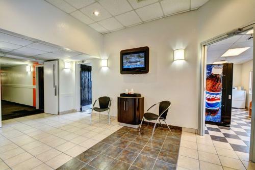 Motel 6 Providence East