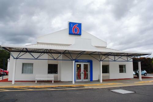 Motel 6 Providence East