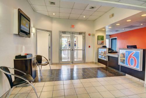 Motel 6 Providence East