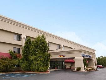 Hotel Baymont Inn & Suites - Battle Creek