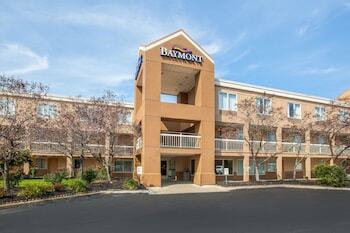 Hotel Baymont Inn & Suites Canton