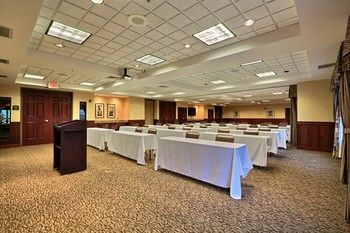 Hotel Comfort Suites Grand Rapids North