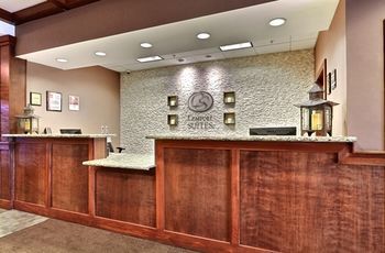 Hotel Comfort Suites Grand Rapids North