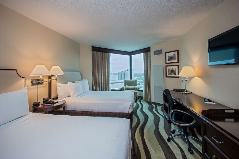 Hotel Crowne Plaza Detroit Downtown Riverfront