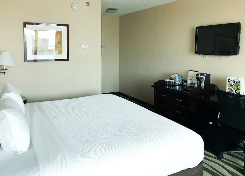 Hotel Crowne Plaza Detroit Downtown Riverfront