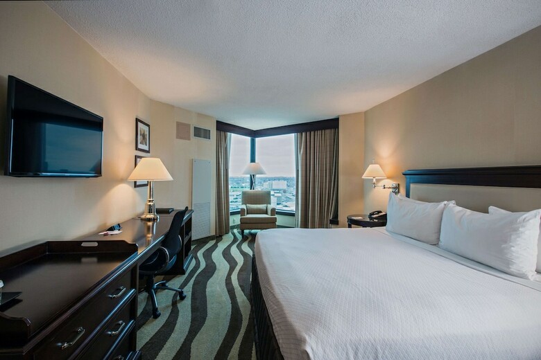 Hotel Crowne Plaza Detroit Downtown Riverfront