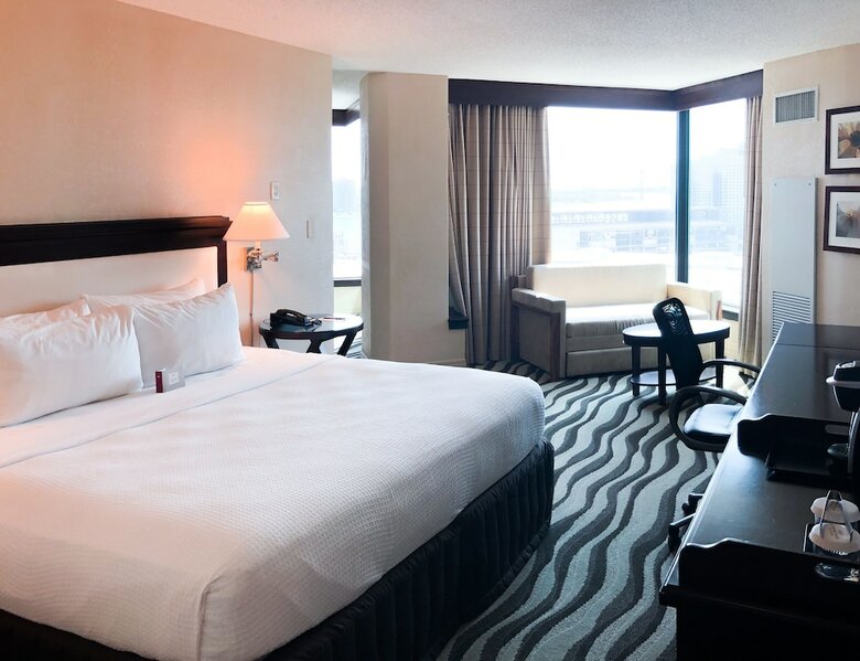 Hotel Crowne Plaza Detroit Downtown Riverfront
