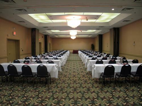 Crowne Plaza Hotel Grand Rapids - Airport