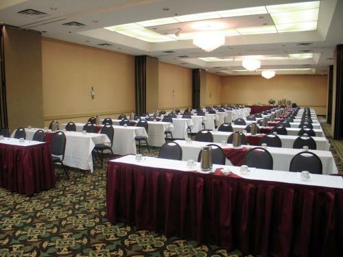 Crowne Plaza Hotel Grand Rapids - Airport