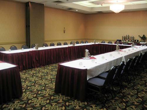 Crowne Plaza Hotel Grand Rapids - Airport