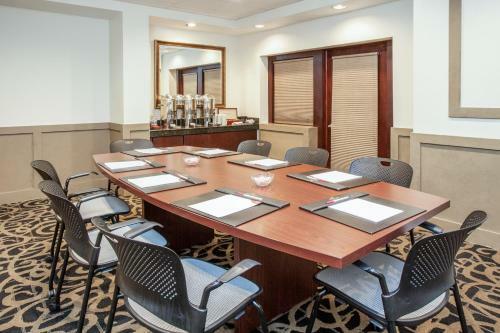 Crowne Plaza Hotel Grand Rapids - Airport