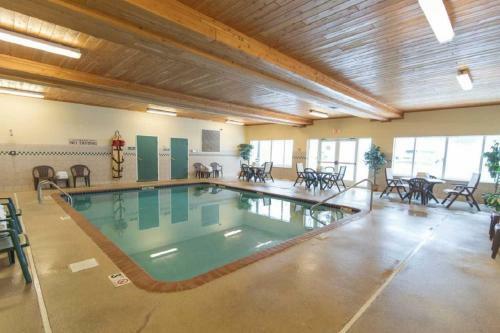 Hotel Country Inn & Suites Marquette
