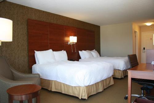 Motel Budget Host Inn & Suites