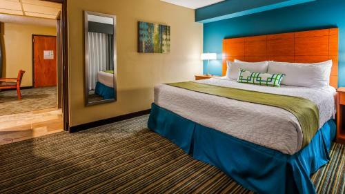 Hotel Baymont Inn And Suites Warren
