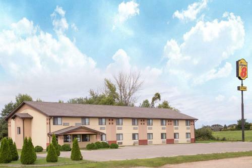 Hotel Super 8 By Wyndham Austin Mn